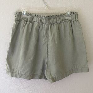 H&M Sage Green Linen Shorts M